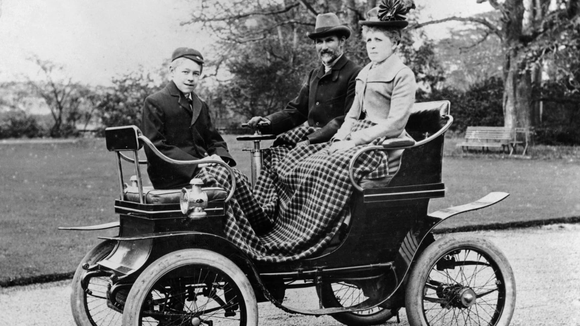 Histoire des inventions. Elle est indispensable pour faire démarrer votre  voiture : mais qui est-elle ?