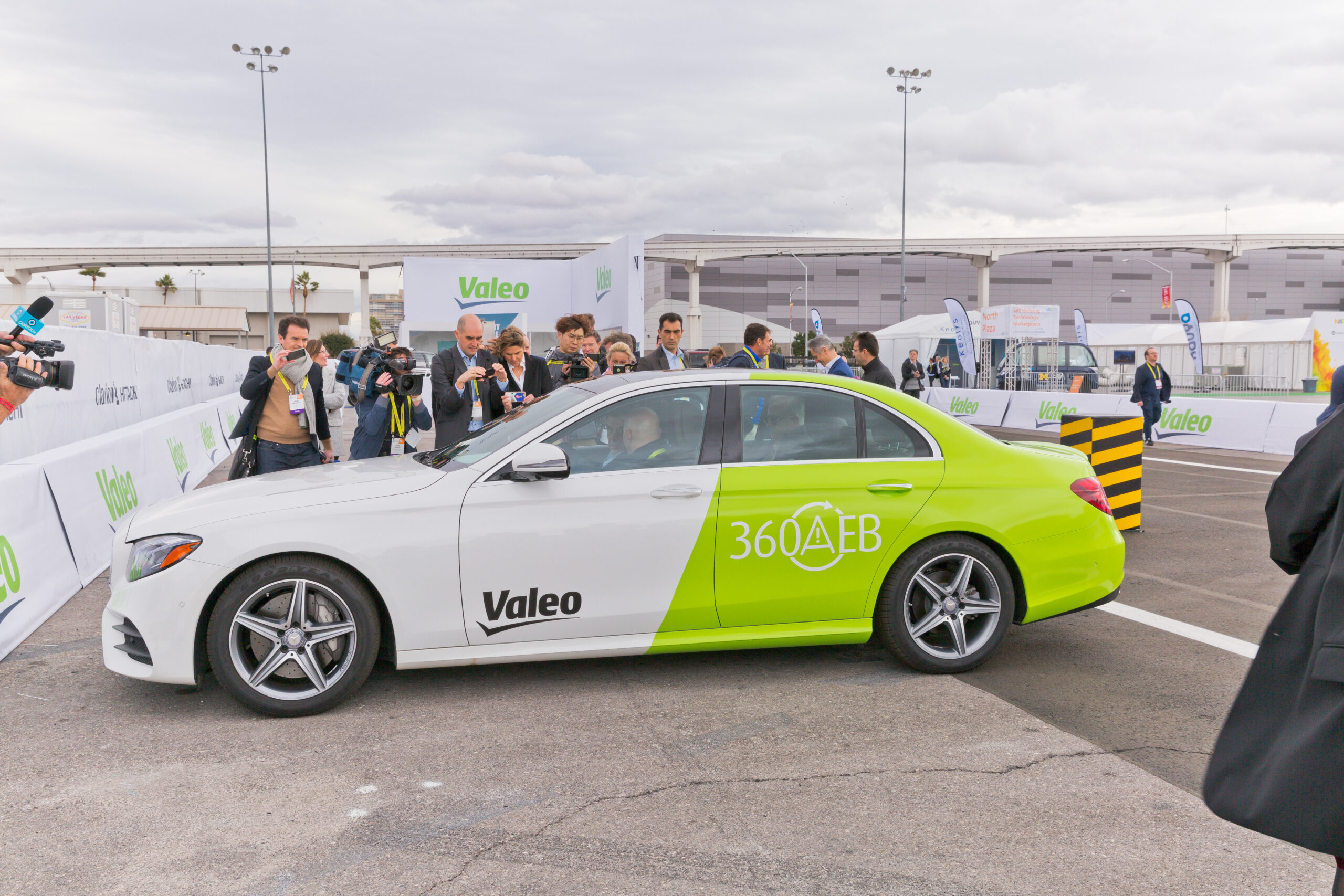 Valeo car demo at CES 2017