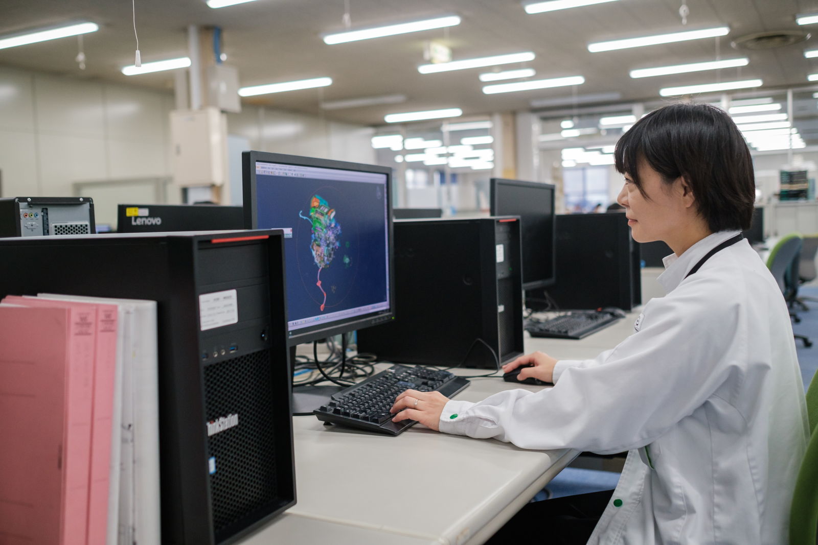 Valeo employee working on a computer