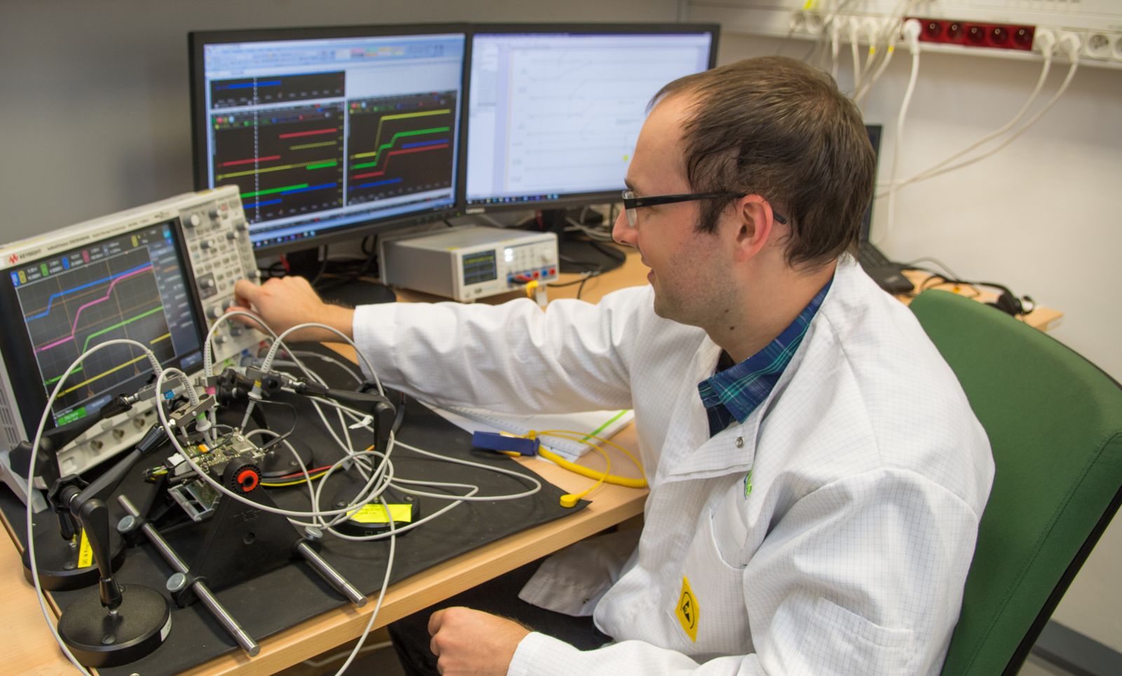 an employee at a Valeo Czech Republic plant