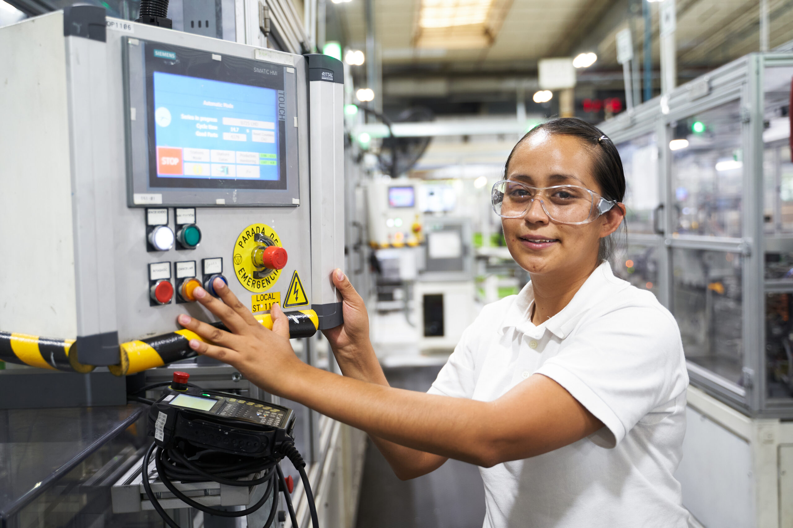 Portrait d'Ana Alicia, Responsable de la qualité de la production à Valeo Mexique