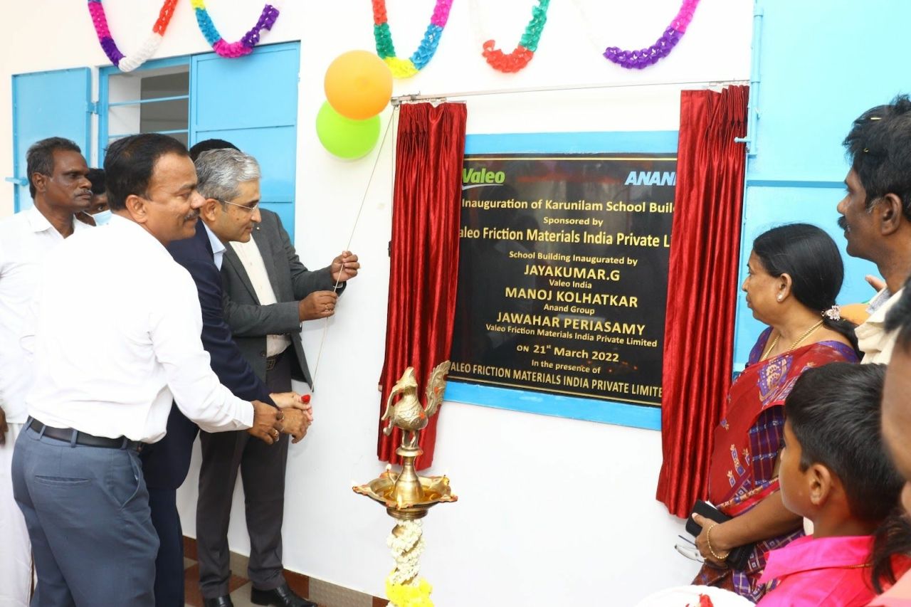 Valeo Builds Three Classrooms at the Local School in India