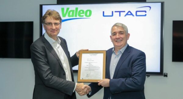 Electric mobility: Valeo and CEA now partners in advanced research on power  electronics - ActuIA