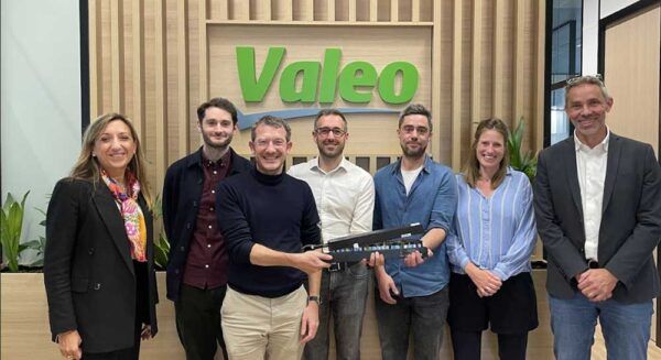 D'Ambrosio-Pierre (VP Valeo Service OES & VP smart mobilities Valeo) ; Maxime Bleskine (Co founder & CEO VoltR), ; Gregoire LAGABE (Brain Project Funcional Excellence Director Valeo) ; Martin Balcells (OES Marketing Product Line manager Valeo) ; Thibaud Maufront (Co-founder & CTO VoltR) ;  Guyonne de Bodard (Head of sales VoltR), Nicolas Diehl (VP Product Group Interior Experience Valeo)